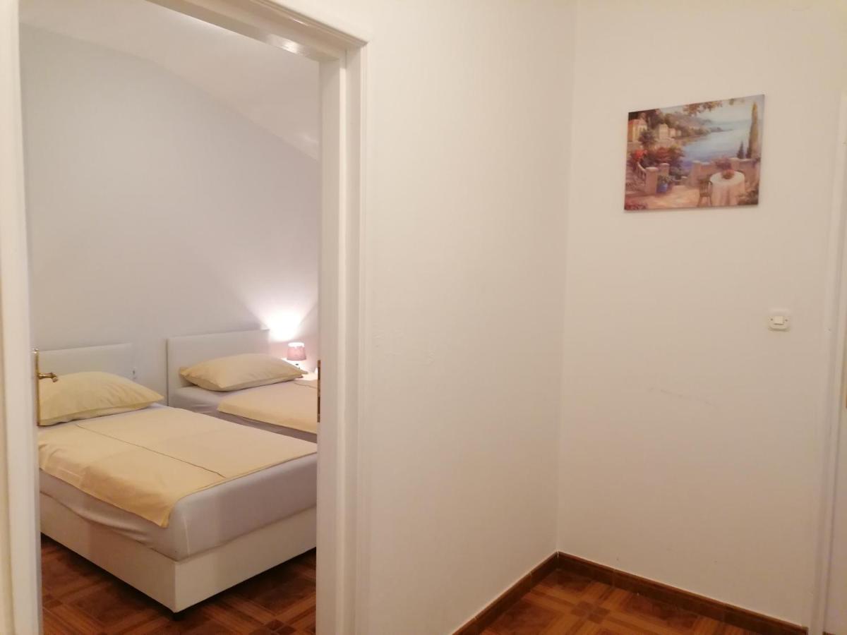 Apartmani Ivana Senj เซนญ์ ภายนอก รูปภาพ