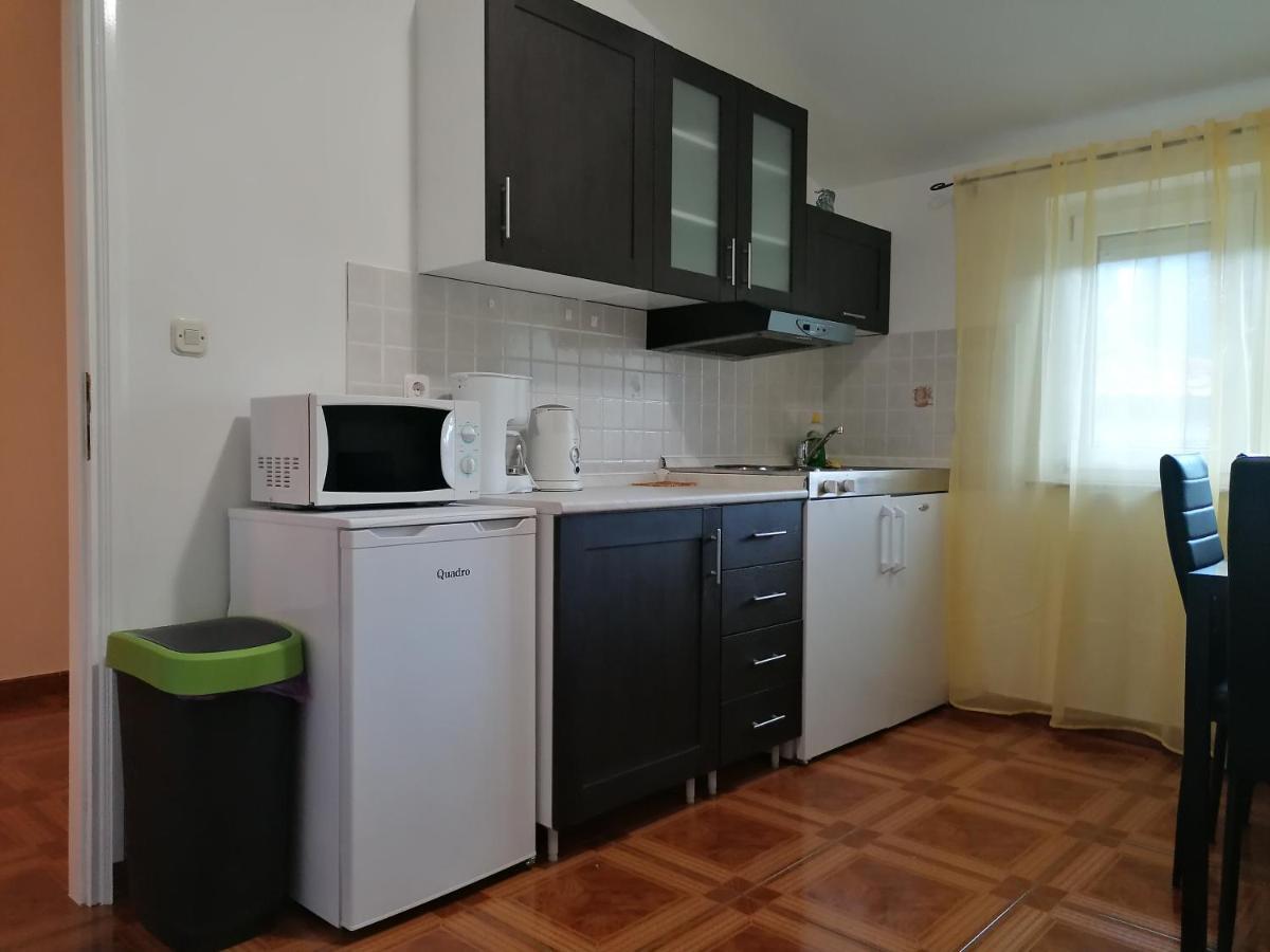 Apartmani Ivana Senj เซนญ์ ภายนอก รูปภาพ